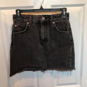 Topshop Denim Skirt black. Size 2 for girls. Barely used.